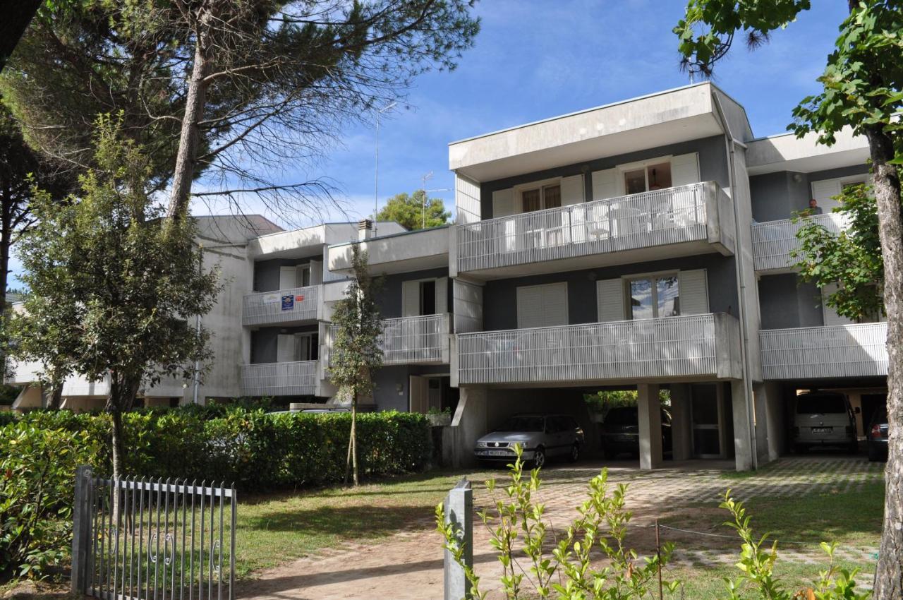 Appartamenti Sirio Via Pesci 6,8,14 Bibione Eksteriør billede